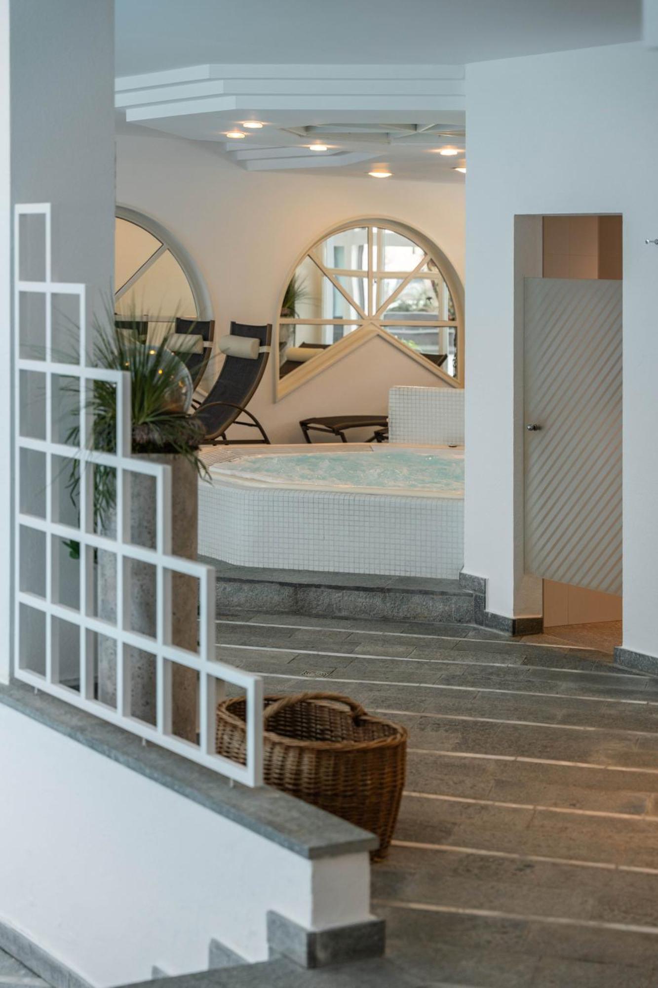 Ferien & Wellnesshotel Windschar Bruneck Buitenkant foto