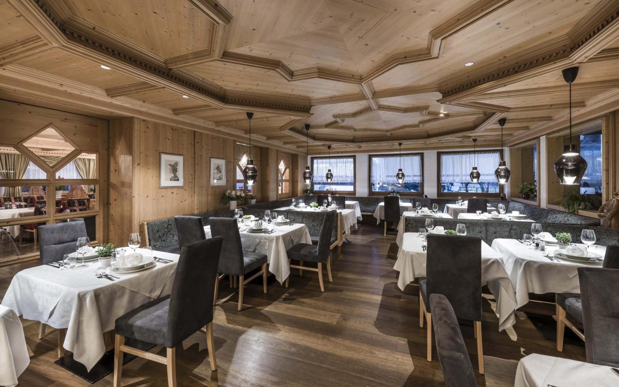 Ferien & Wellnesshotel Windschar Bruneck Buitenkant foto