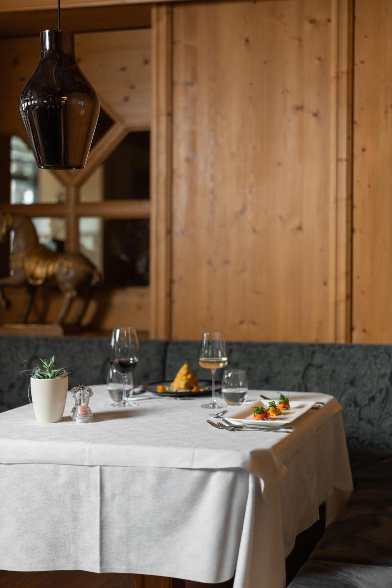 Ferien & Wellnesshotel Windschar Bruneck Buitenkant foto