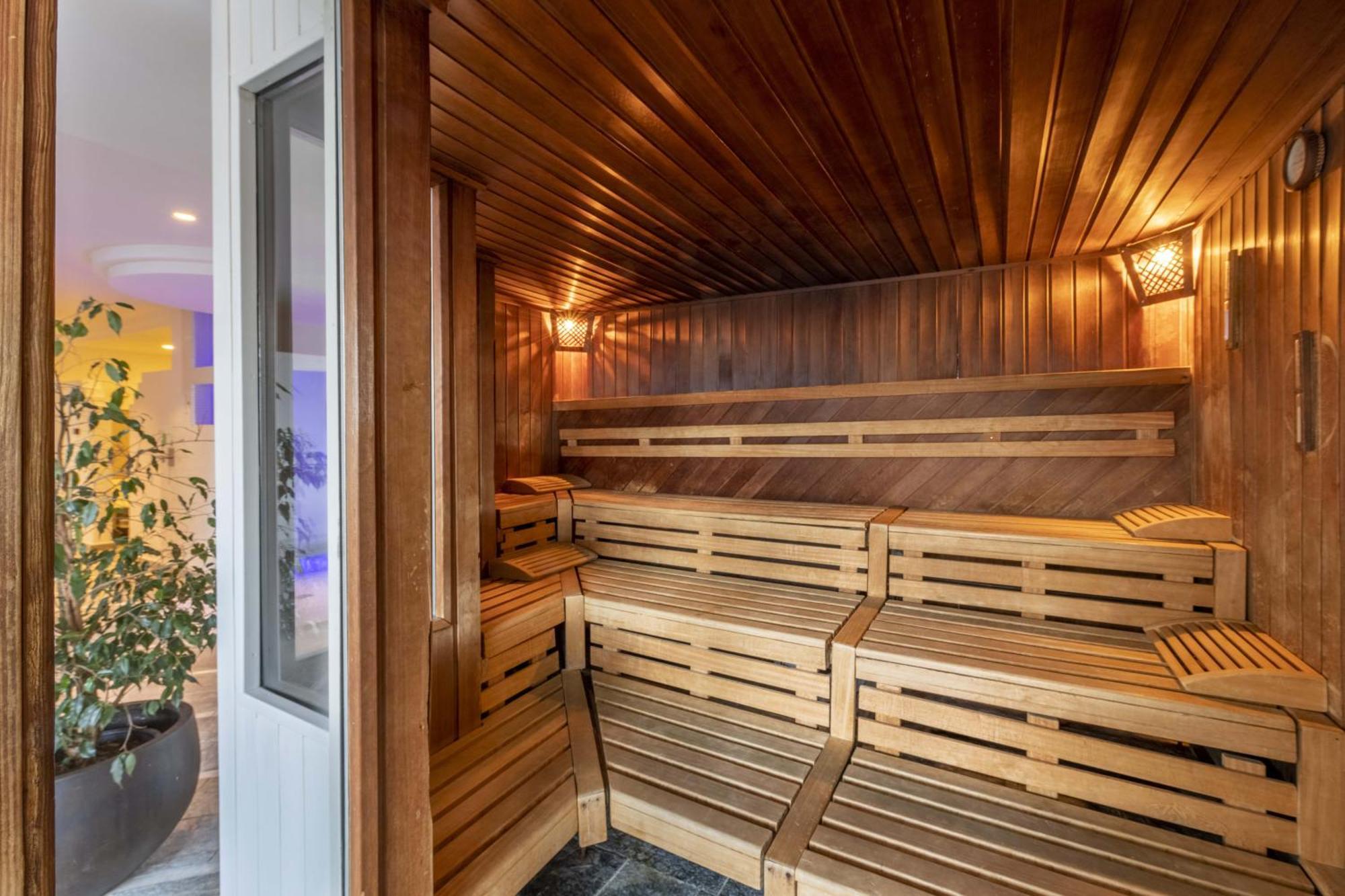 Ferien & Wellnesshotel Windschar Bruneck Buitenkant foto